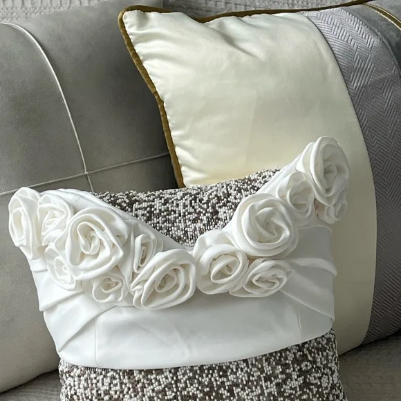 Meshki White Strapless Rose Appliqué Crop Top - Picture 4 of 10